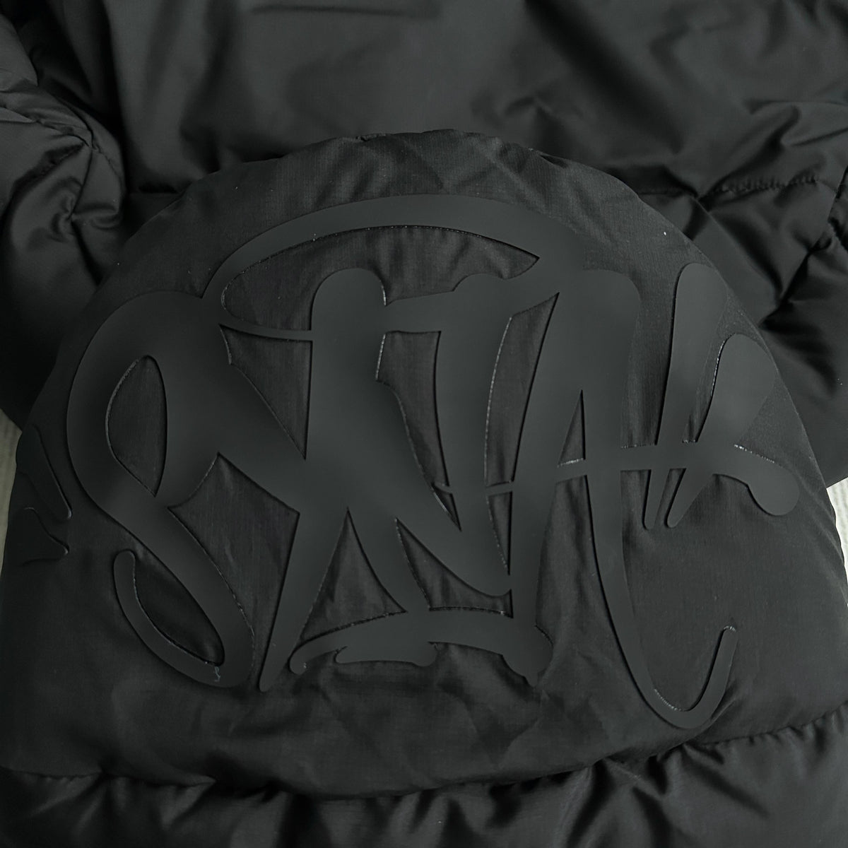 Synaworld Puffer Schwarz