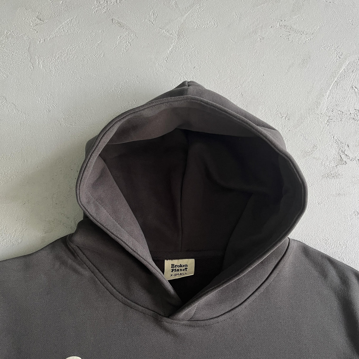 Broken Planet – Rückseite des Mondes – Kapuzenpullover 