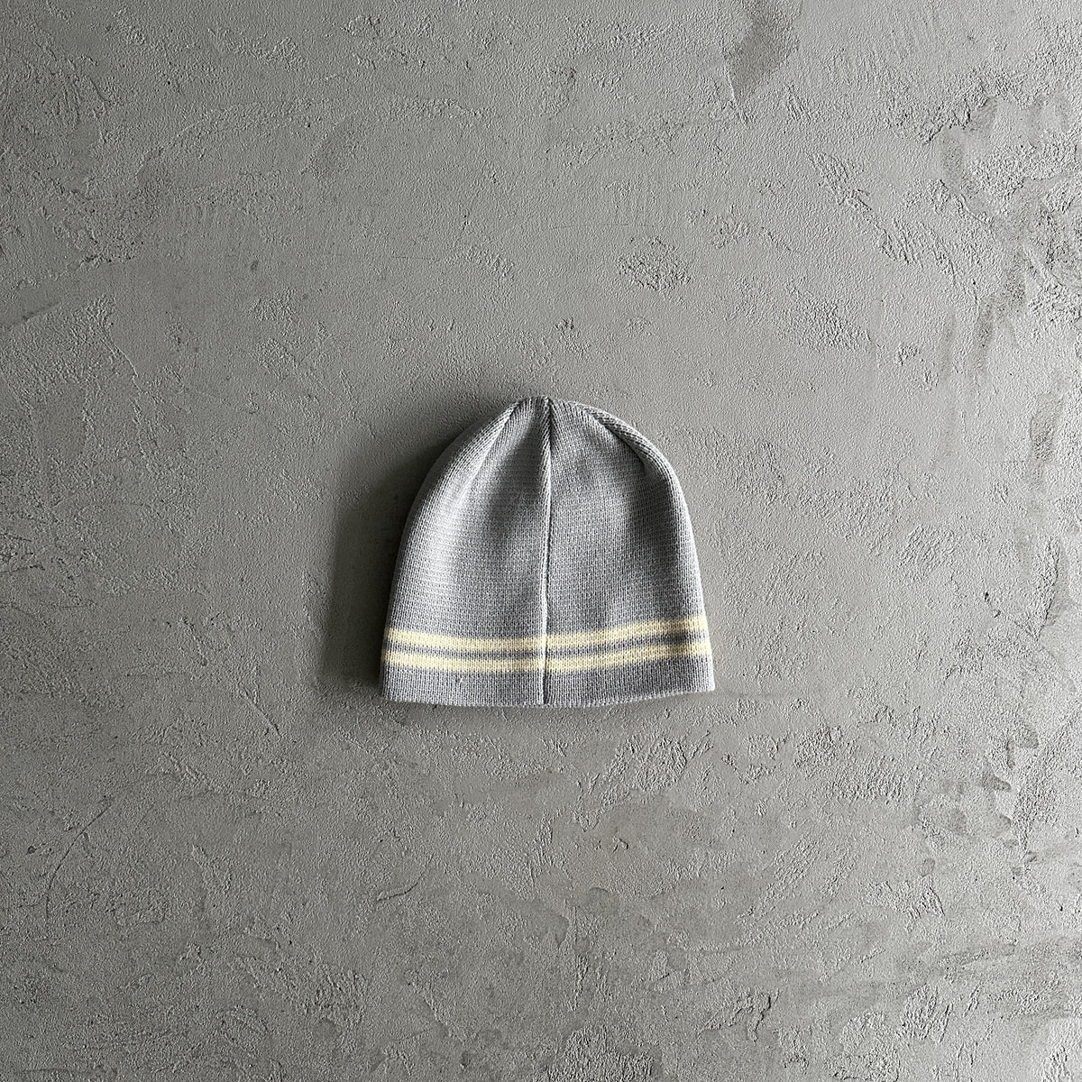 Corteiz Strickmütze mit Streifen - Grau