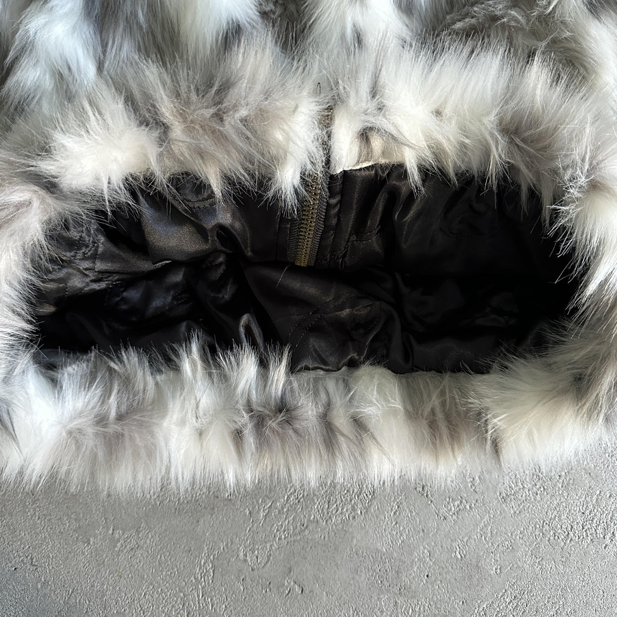 Corteiz Pelzjacke mit Kapuze