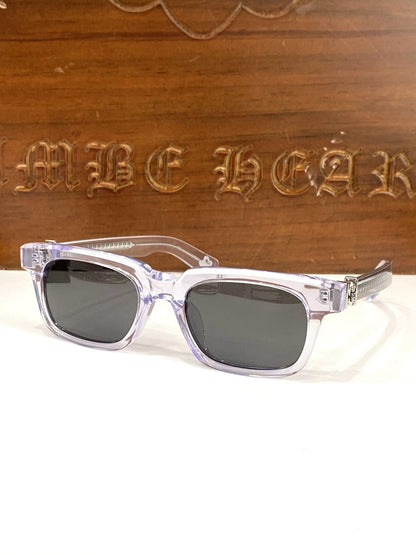 Brille mit verchromten Herzen