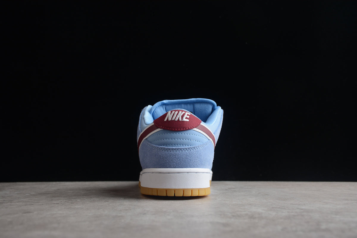 Nike SB Dunk Low Philadelphia Phillies 
