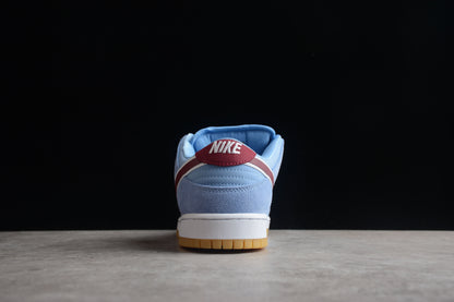 Nike SB Dunk Low Philadelphia Phillies 