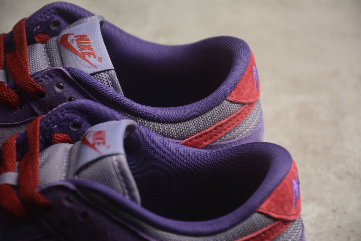 Nike Dunk Low Retro Vol. 1 SP Pflaume 