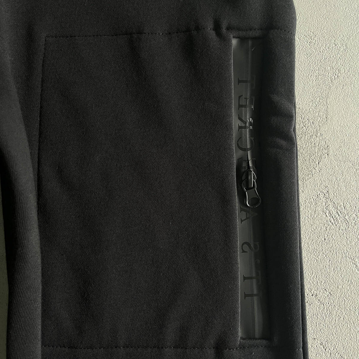 Tuta Trapstar in ciniglia decorata Black Out 