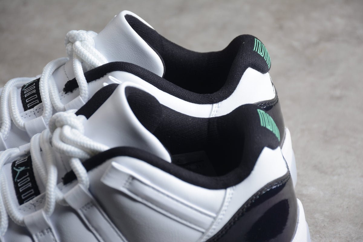Air Jordan 11 Low "Pasqua" 