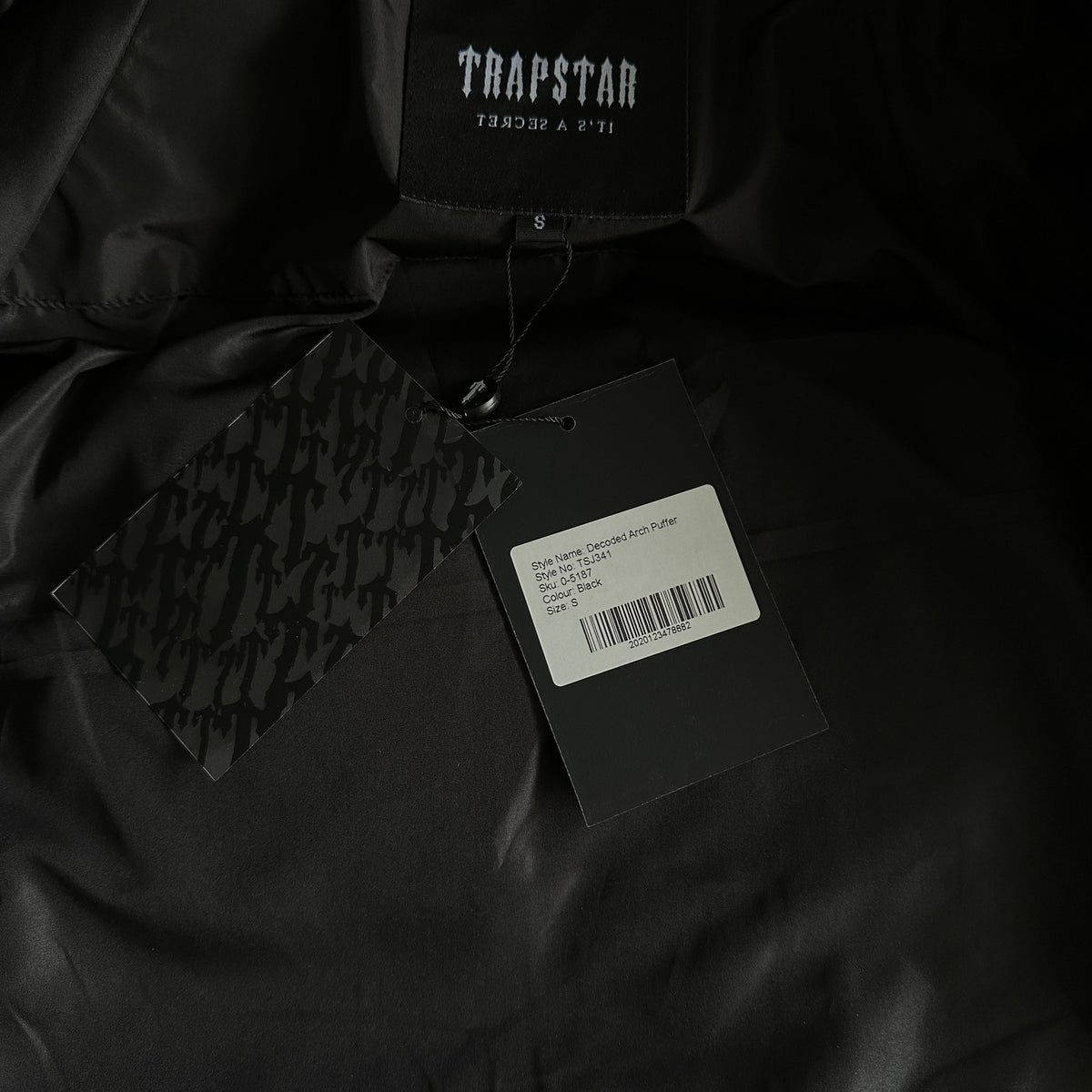 Giacca imbottita Trapstar Decoded Arch nera 