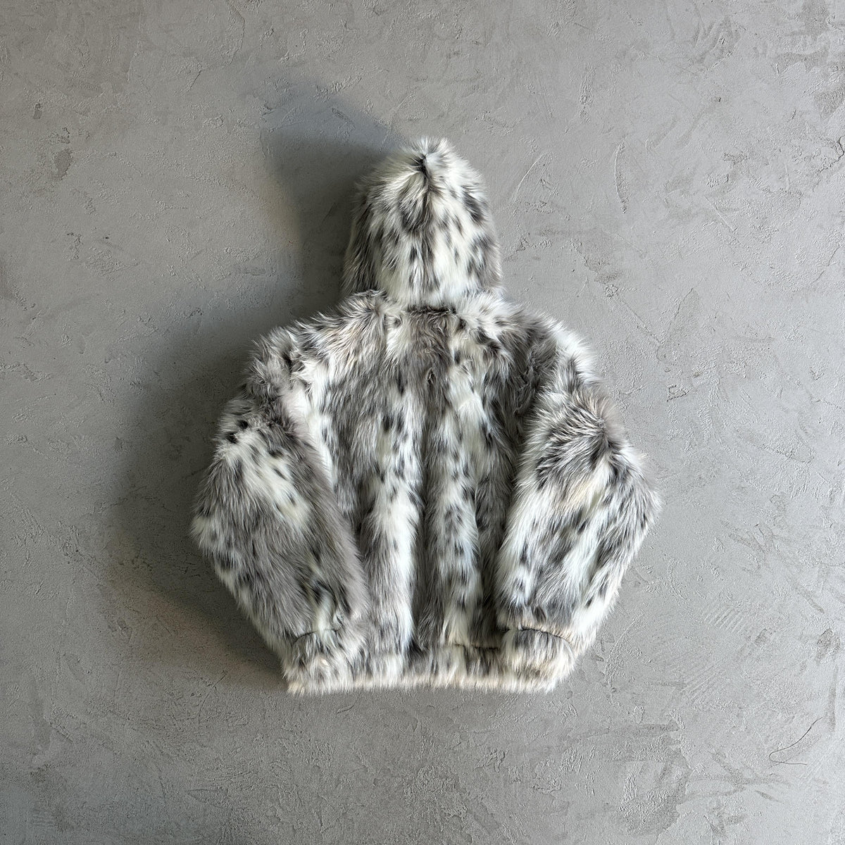 Corteiz Pelzjacke mit Kapuze