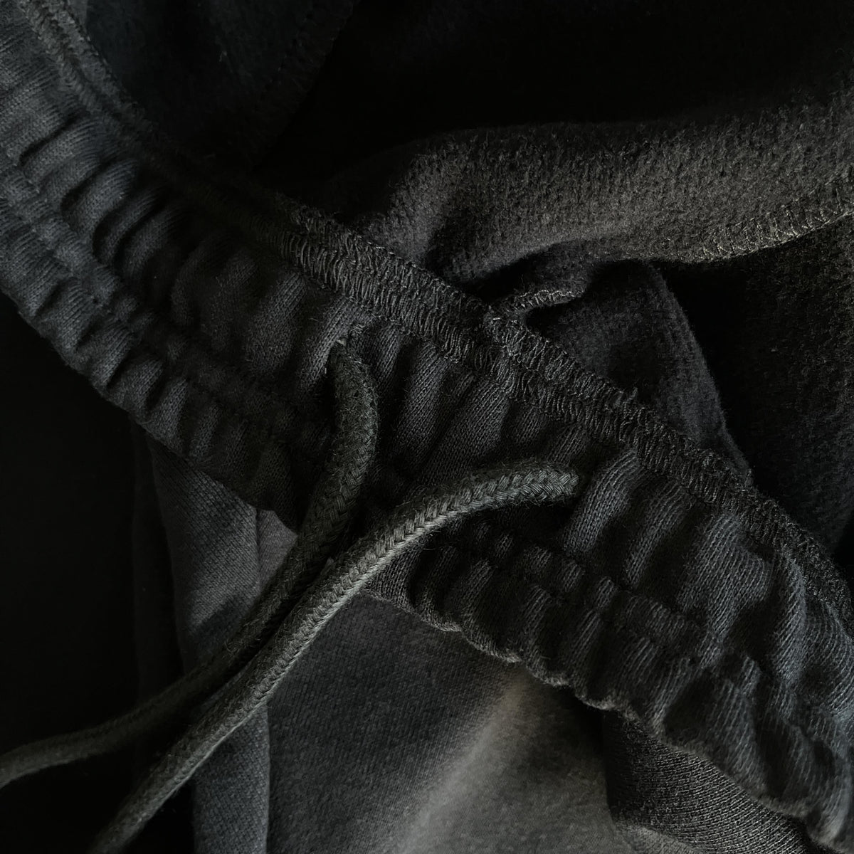 Pantaloni della tuta a gamba dritta Broken Planet neri 