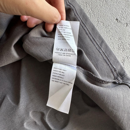 Broken Planet Finden Sie Ihr Gleichgewicht Tshirt 