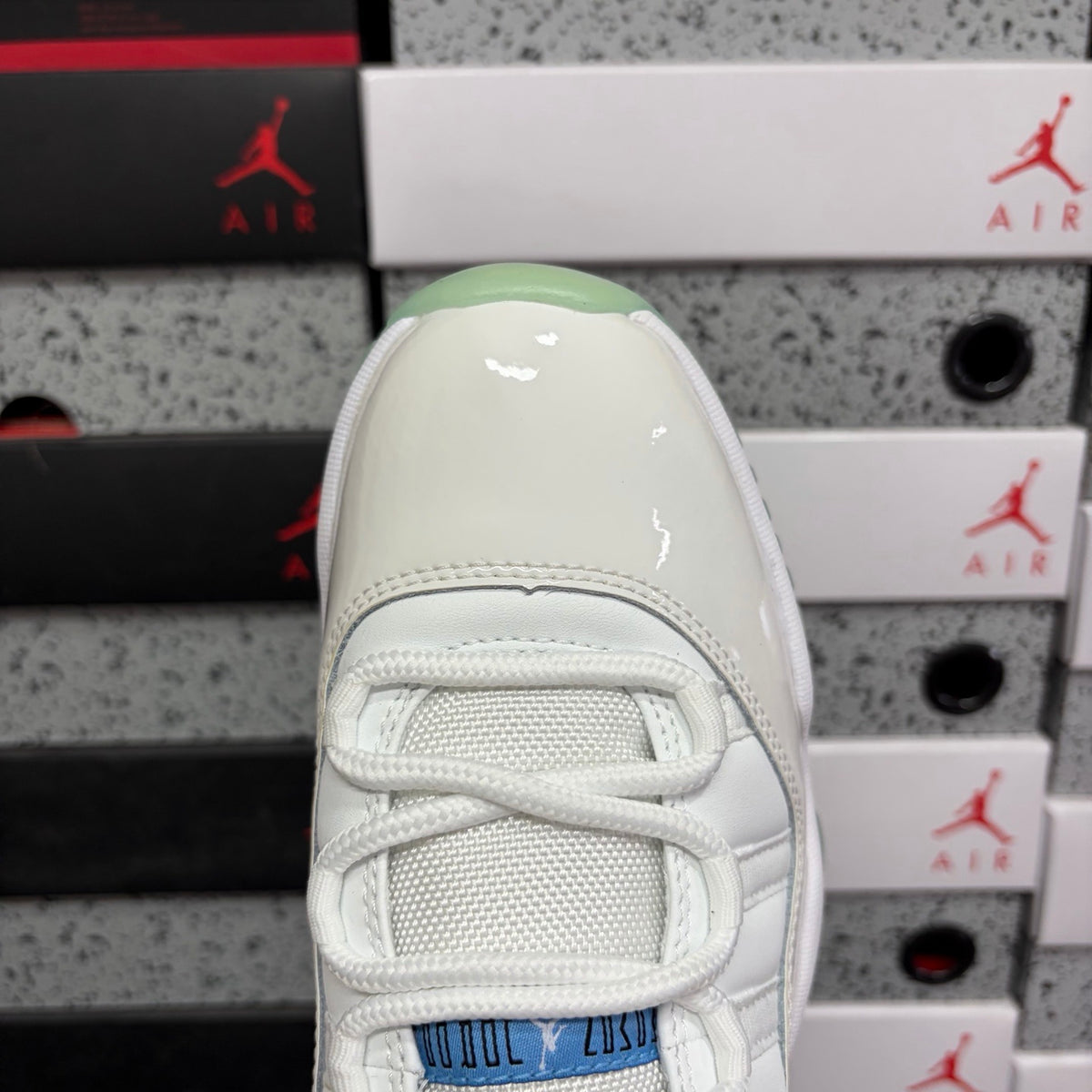 Air Jordan 11 Low „Legend Blue“ 