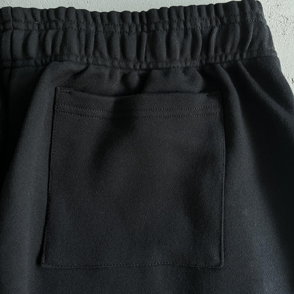 Pantaloni della tuta a gamba dritta Broken Planet neri 