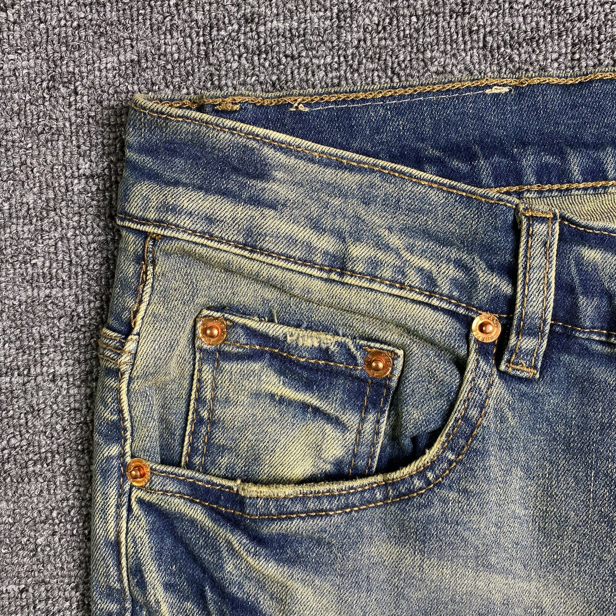Schmale Jeans der Marke Purple Brand