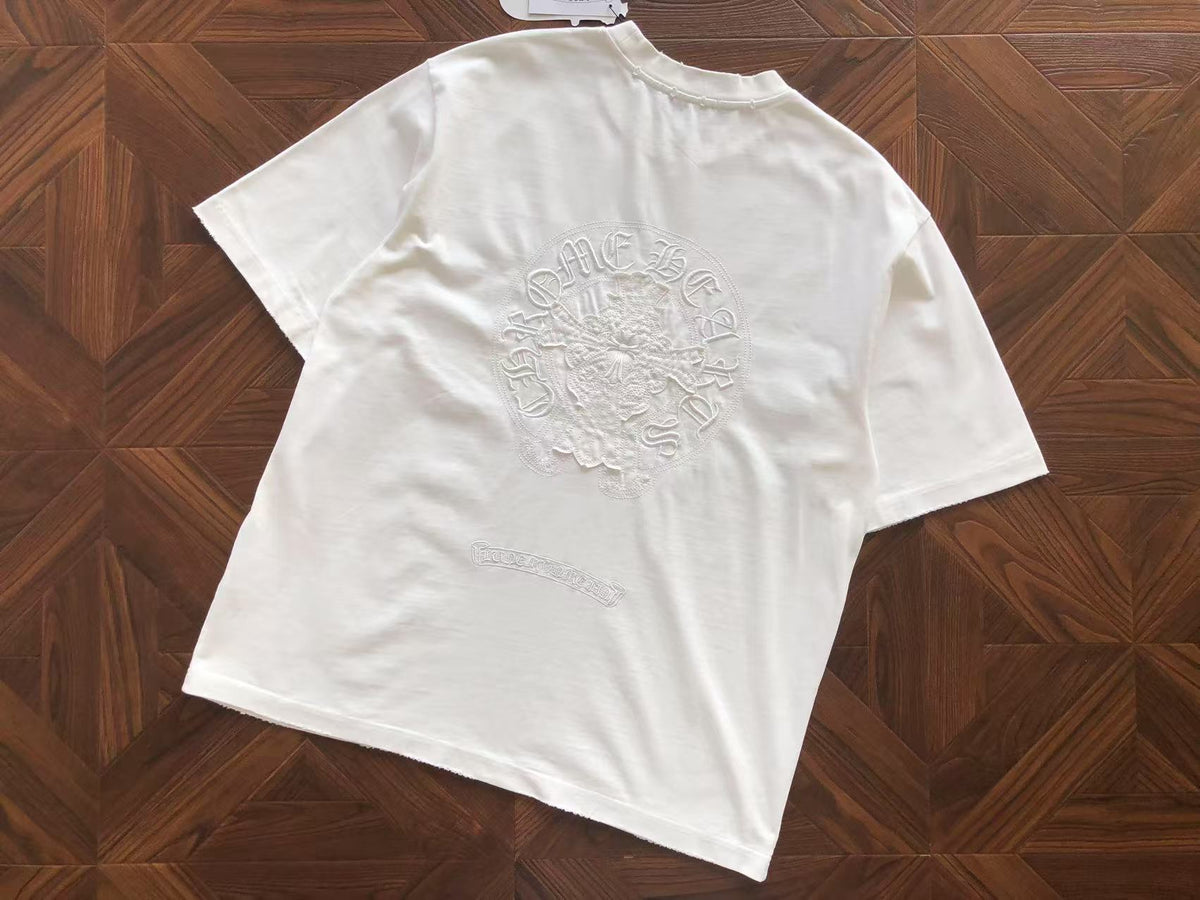 Maglietta con cuori cromati