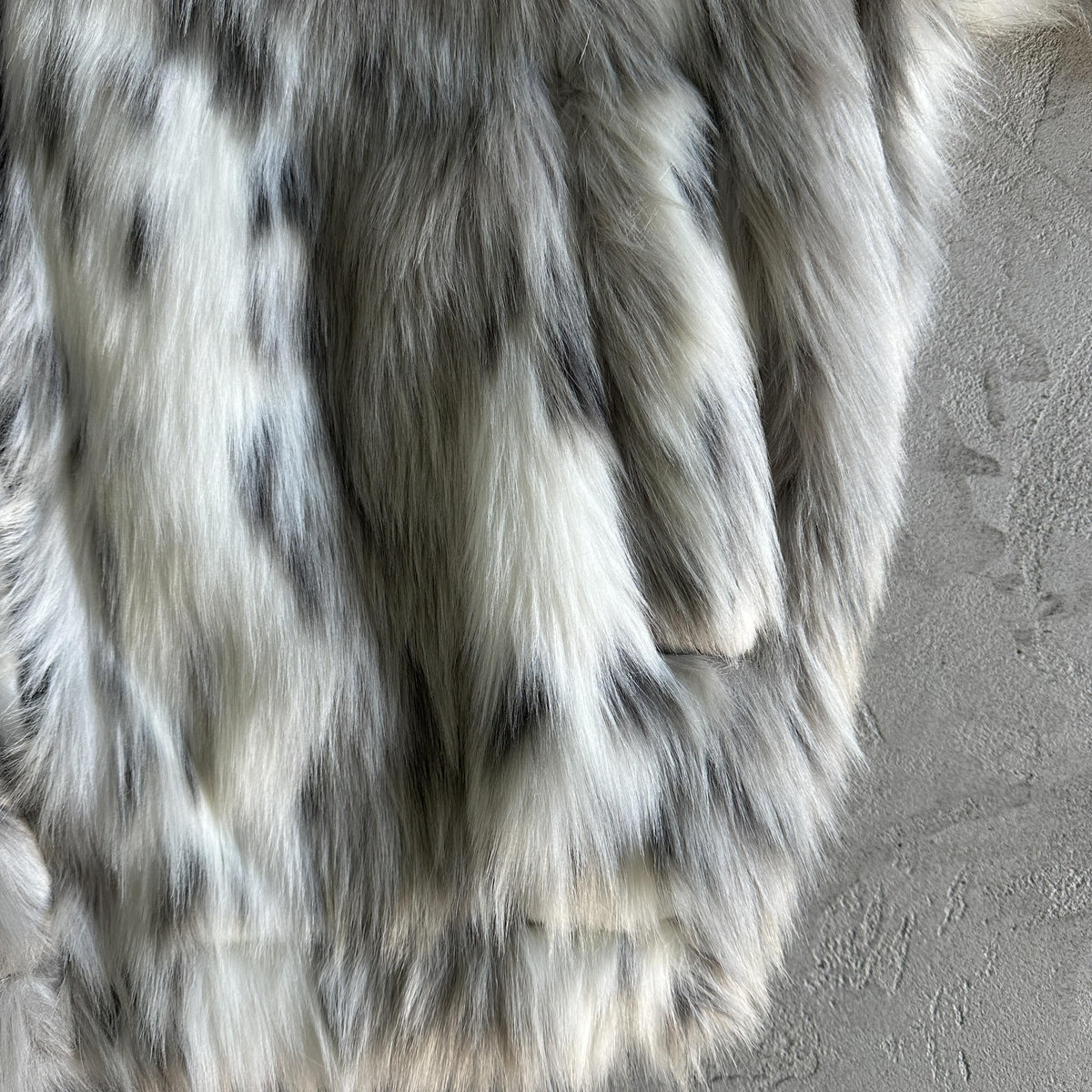Corteiz Pelzjacke mit Kapuze