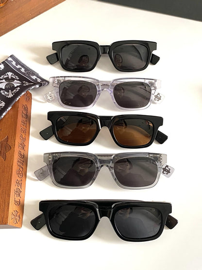 Brille mit verchromten Herzen