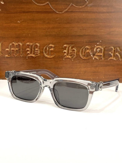 Brille mit verchromten Herzen