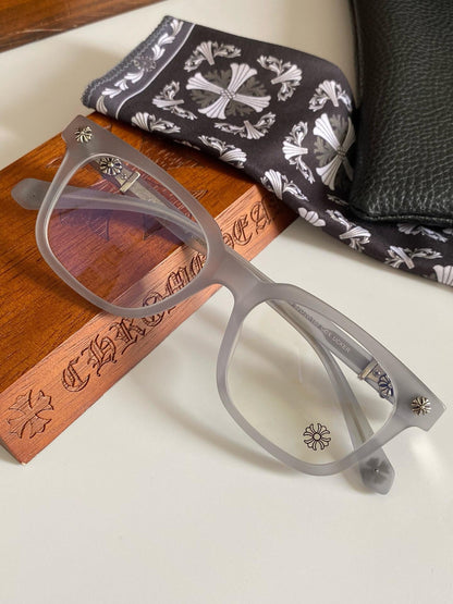 Brille mit verchromten Herzen