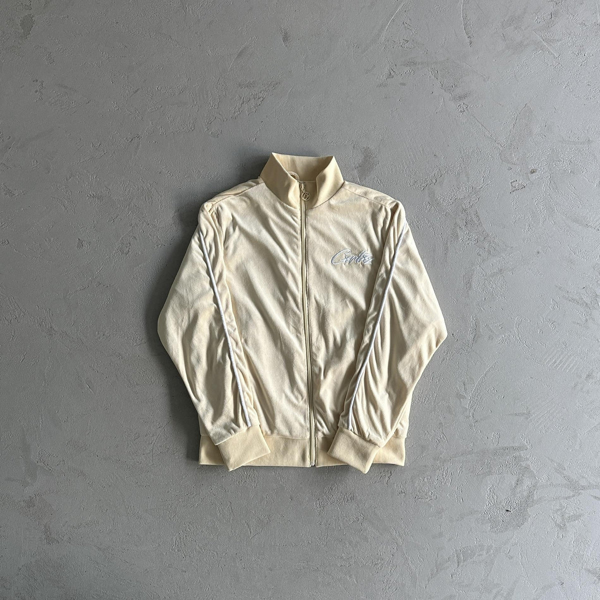 Corteiz Velvet Trackset Creme 