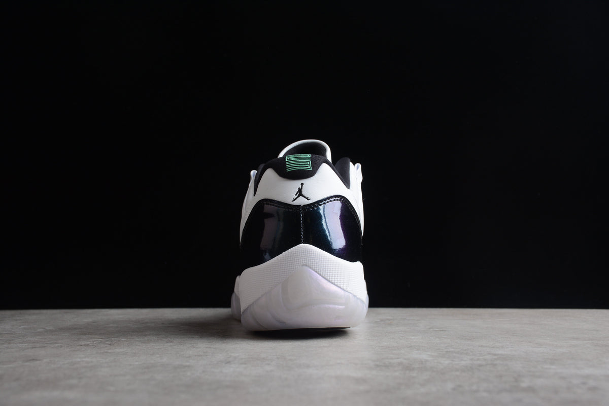 Air Jordan 11 Low "Pasqua" 