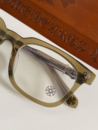 Brille mit verchromten Herzen