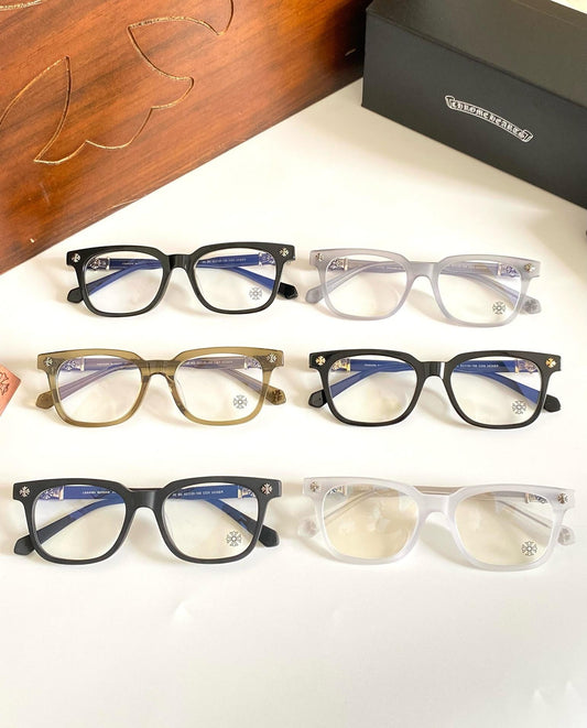 Brille mit verchromten Herzen