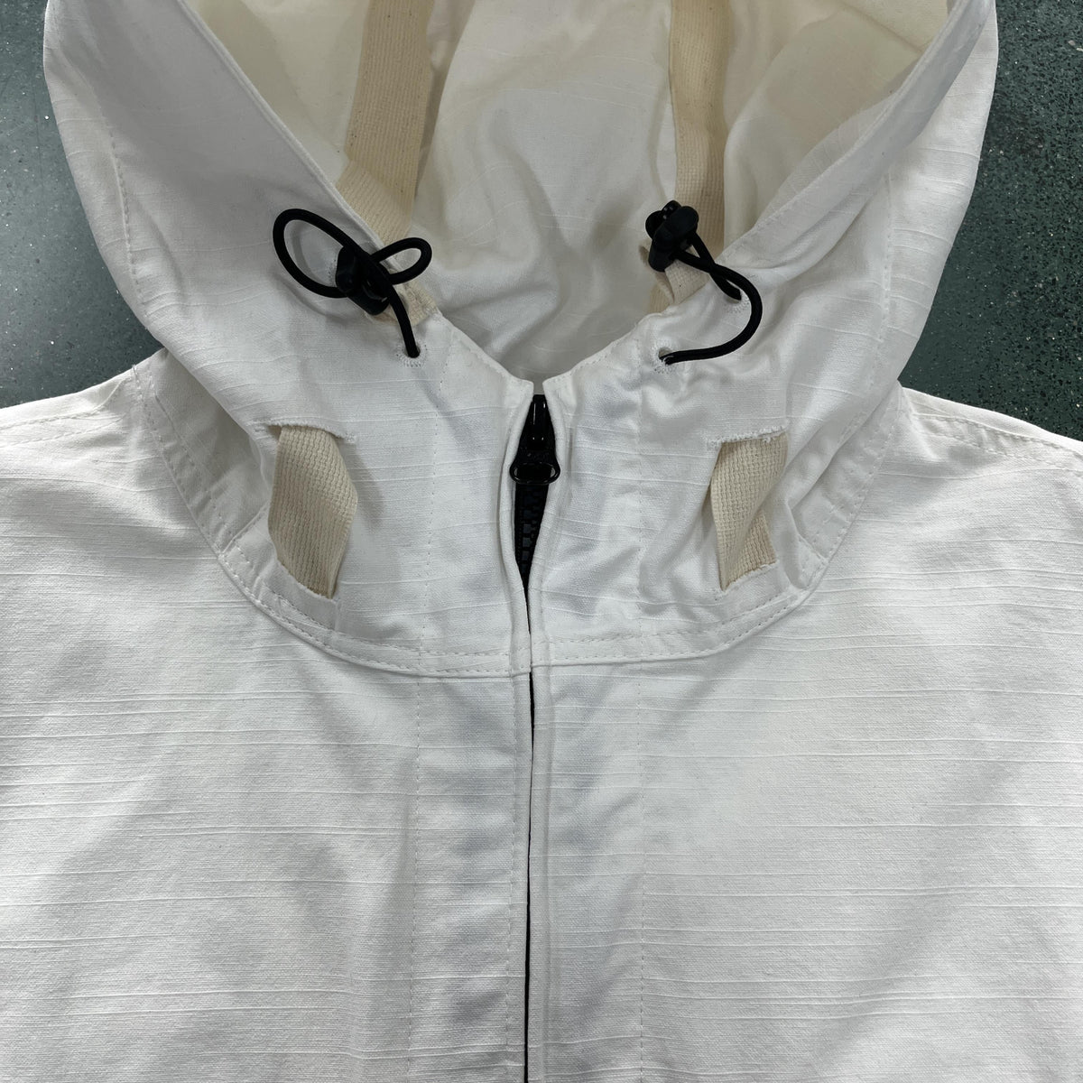 Corteiz Jacke mit schrägen Taschen