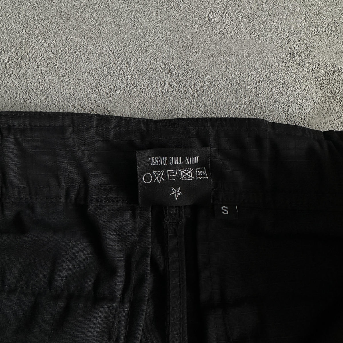 Corteiz – Schwarze Cargo-Shorts