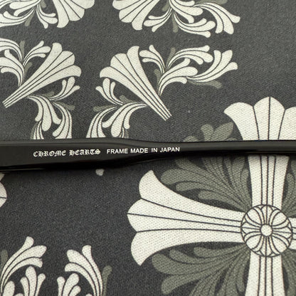 Brille mit verchromten Herzen