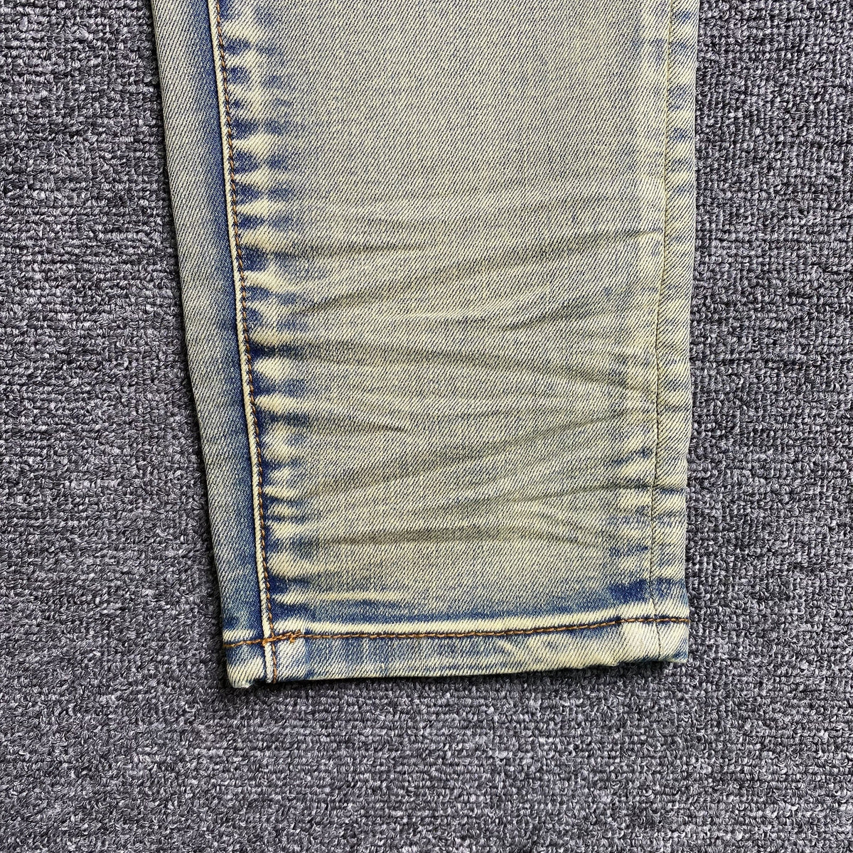 Schmale Jeans der Marke Purple Brand