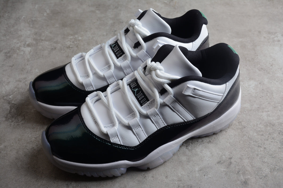 Air Jordan 11 Low "Pasqua" 