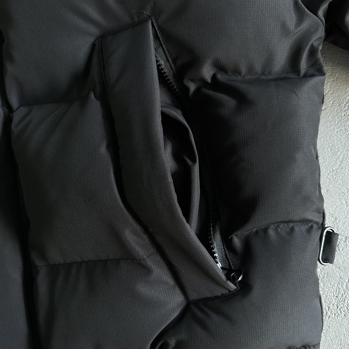 Giacca imbottita con cappuccio Trapstar Decoded 2.0 Nero / Infrarosso 