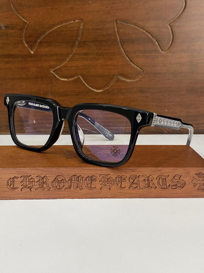 Brille mit verchromten Herzen
