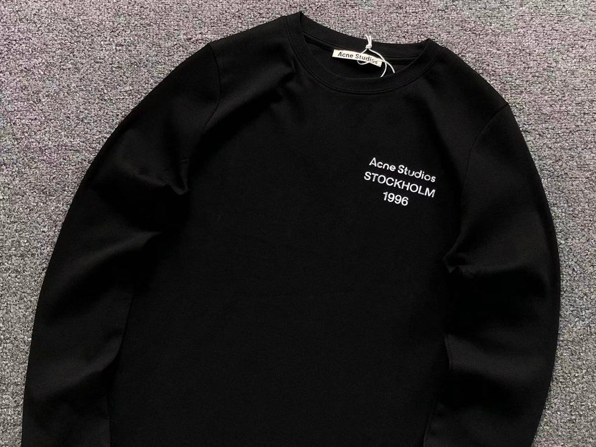 AcneStdios Longsleeve Female